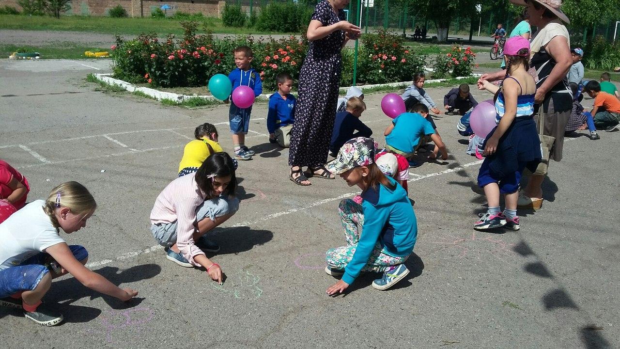 "1 маусым - Дүниежүзілік балалардыт қорғау күні"