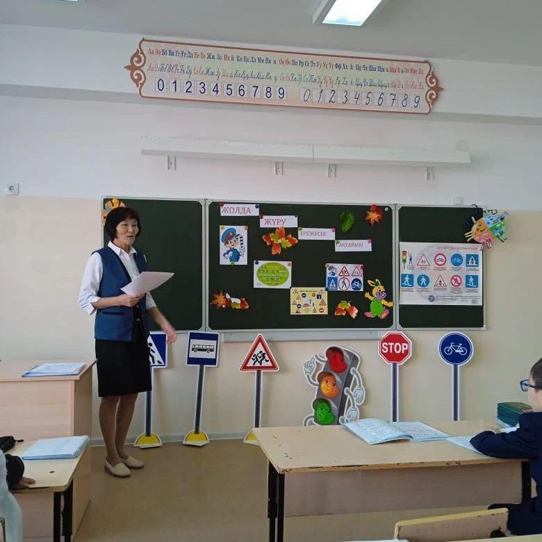 Сынып сағаты 2 "А" Жолда жүру ережесін сақтайық! Жетекшісі:Жексенова Ш.С